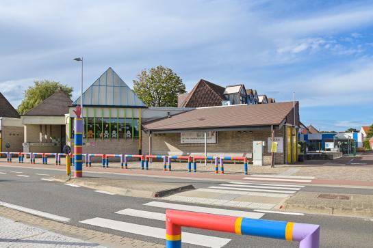 Gemeenteschool Oostduinkerke schoolpoort